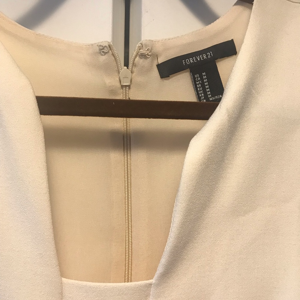 Cream midi length cutout dress-never worm! - Picture 4 of 5